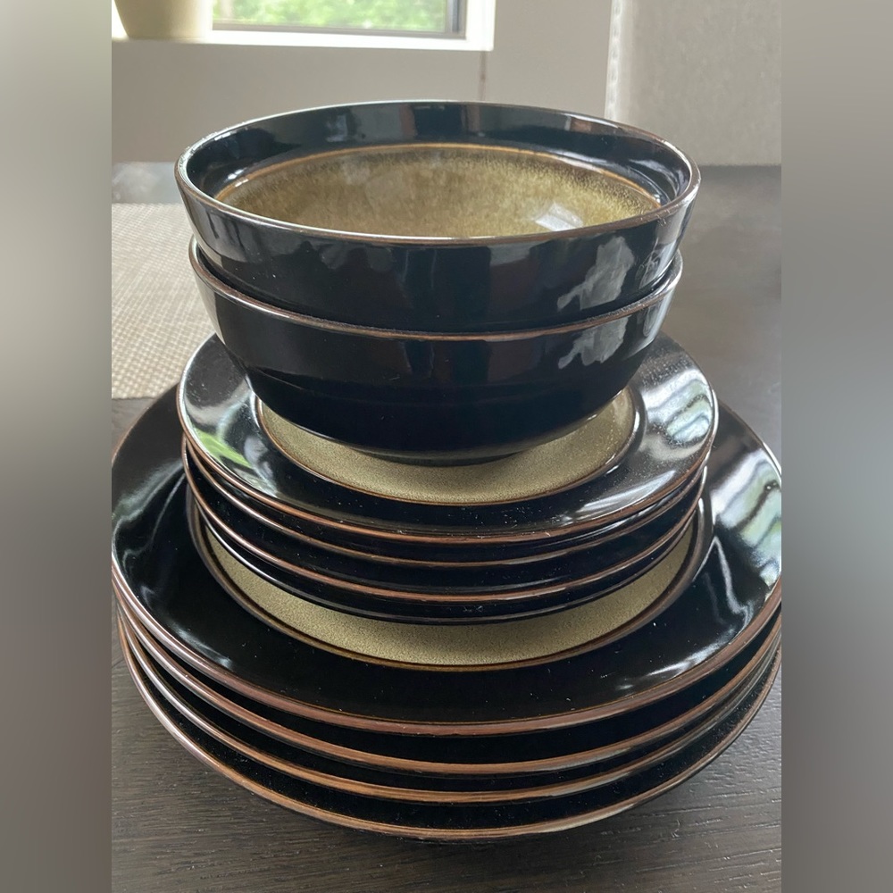 Dish Set - Picture 3 of 4